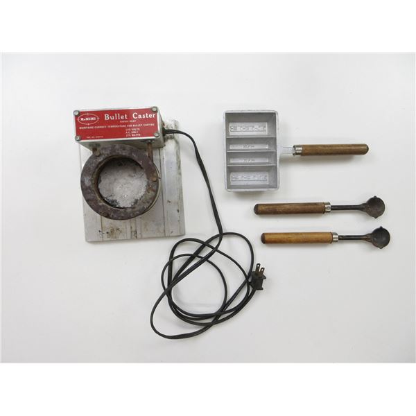 LEE LEAD POT AND ACCESSORIES LOT