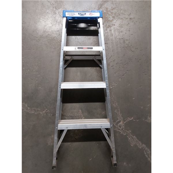 4' Lite Ladder