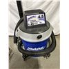 Image 4 : Workshop Wet/Dry Vac 45 L.  & Little Lux II Hand Held Vacuum