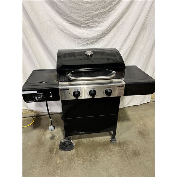 Master Chef Propane BBQ. With Side Burner.Needs Cleaning. Not Tested