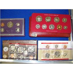 Republic of Malta Proof Set and a 1986 US Mint set and a 1986 Proof Set and 1985 Mint Set (1)