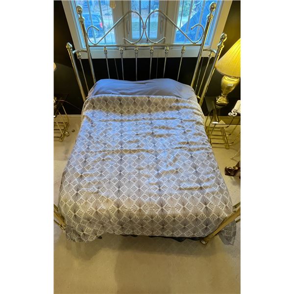 Queen Size Brass Bed With Gorgeous Headboard Board