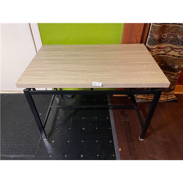 Modern Desk 43Lx28Wx30H