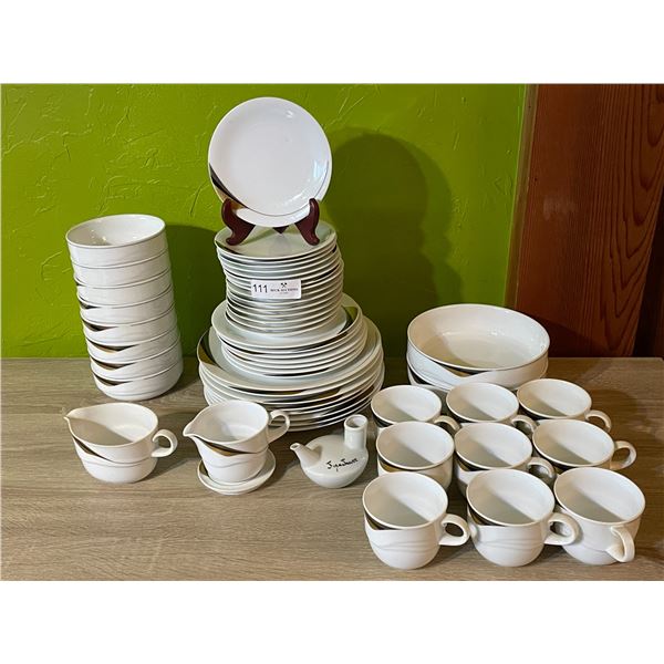 Fifth Avenue Dinnerware Set