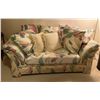 Image 1 : Pastel Themed Love Seat