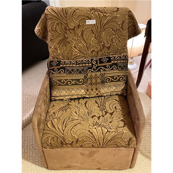 Lounge Chair And Accessories