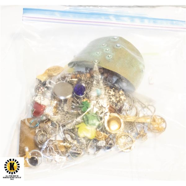 BAG OF ASSORTED ESTATE JEWELLRY