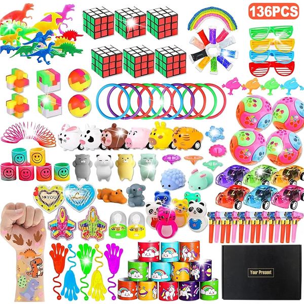 NEW BOX OF 136 PCS OF PARTY FAVORS