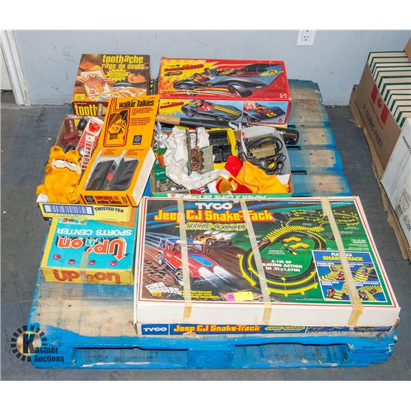 ESTATE PALLET LOT- VINTAGE TOYS