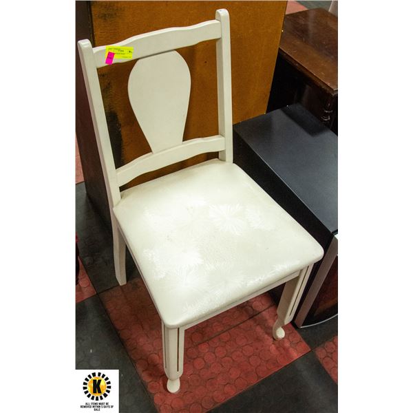 WHITE DRESSER CHAIR