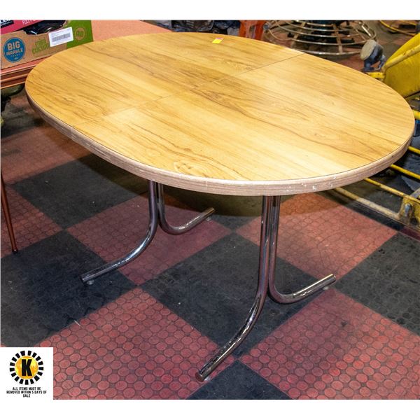 OVAL TABLE WITH METAL LEGS