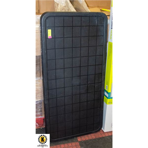4' PLASTIC FOLDING TABLE