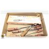 Image 1 : VINTAGE WOOD HANDLED SCREWDRIVER SET