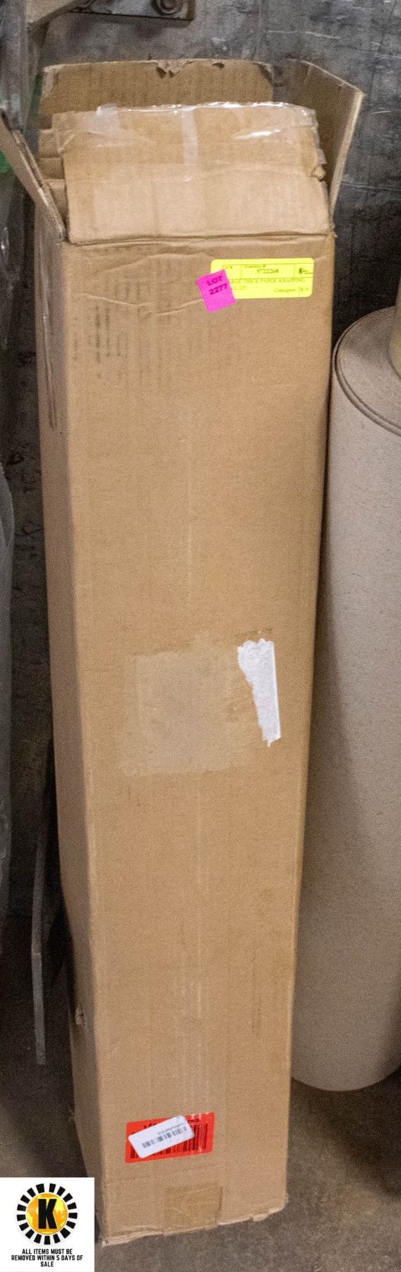 LARGE THICK PAPER WRAPPING ROLL 32?