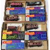 Image 1 : 2 TRAYS HO SCALE MODEL RAILWAY CARS