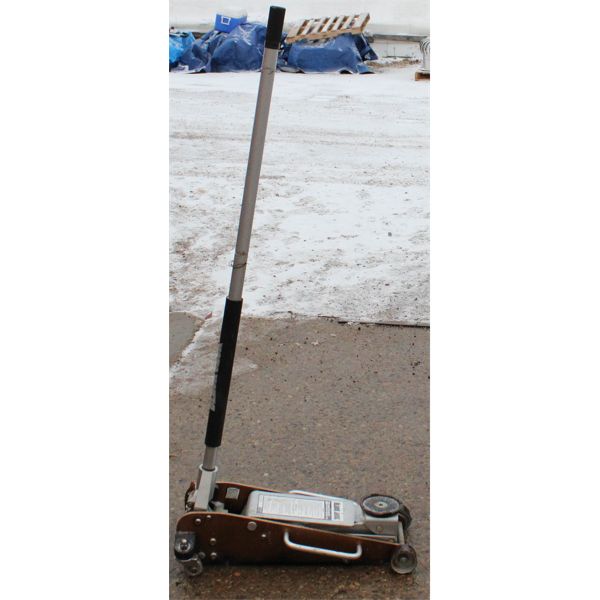 BLACK JACK 2 1/2 TON FLOOR JACK