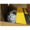 Image 2 : DeWalt DXV08SA Wet/Dry Vacuum in Box