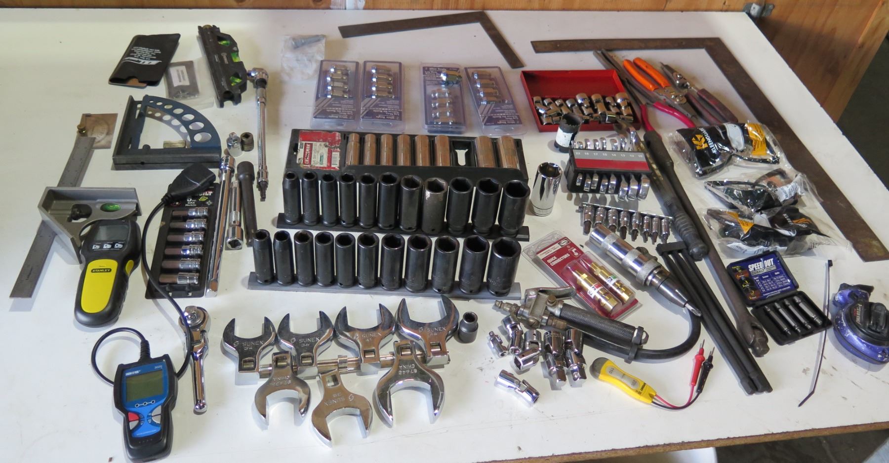 Multiple Hand Tools: Socket Sets, Level, Lug Nuts, Bits, etc