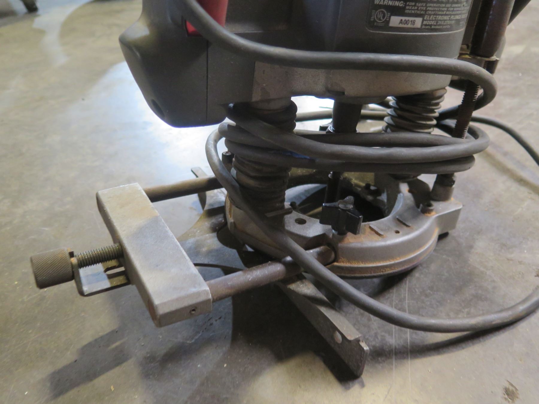 Craftsman Posilock Plunge Router - Oahu Auctions