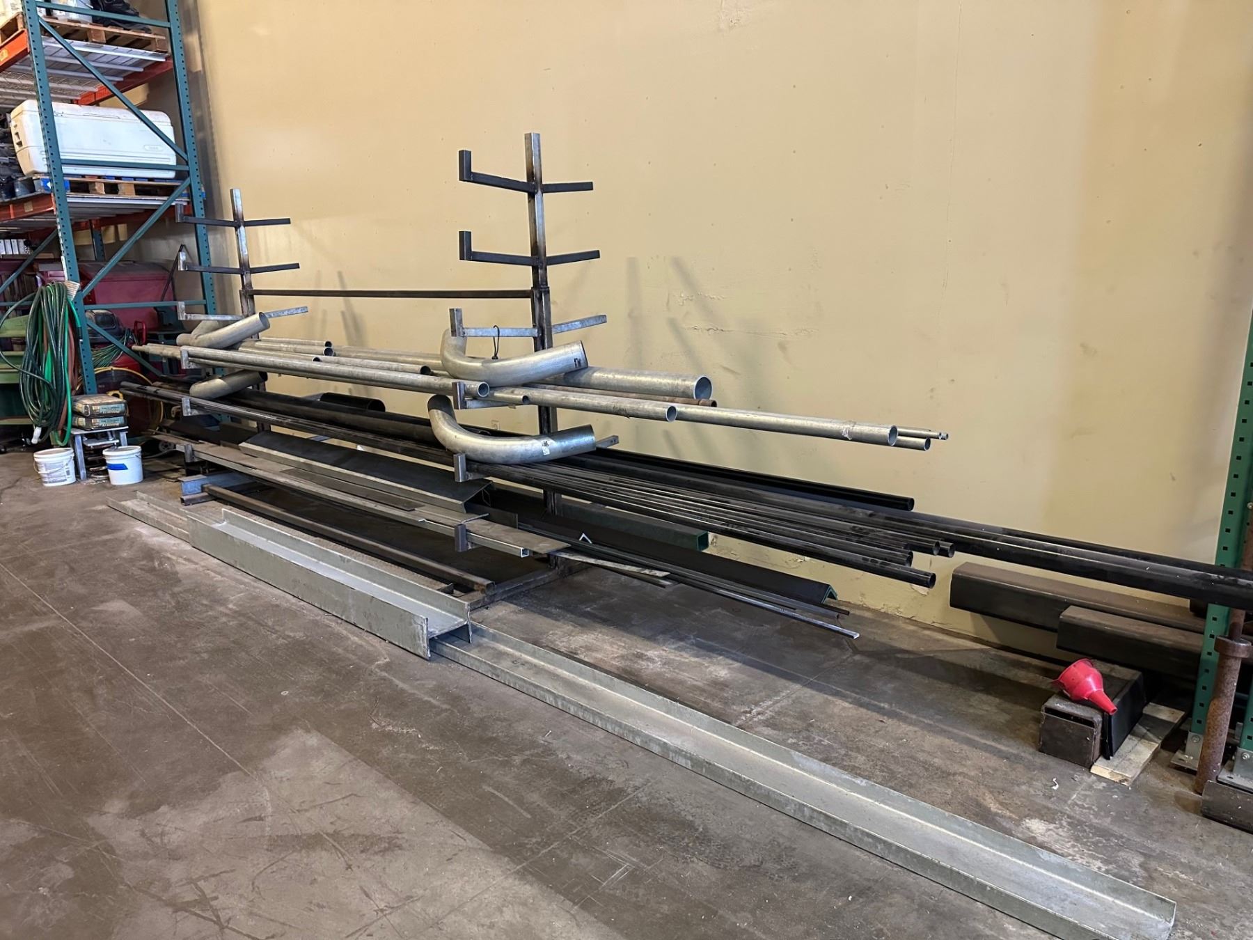 Metal Pipes , I Beams, Tubing Etc w/ Rack