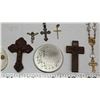 Image 7 : Collection of vintage crosses, and religious jewelry