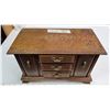 Image 1 : Vintage wooden jewellery box