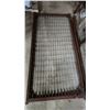 Image 4 : Antique metal bed frame (twin size)