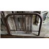 Image 5 : Antique metal bed frame (twin size)