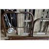 Image 6 : Antique metal bed frame (twin size)