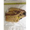 Image 4 : Mizun ball glove nice condition