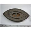 Image 2 : vintage sad iron and trivet