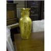 Image 1 : GOLD CHINESE PORCELAIN VASE