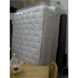 DOUBLE PILLOW TOP QUEEN MATTRESS (BACK LOGIC) AND BOX SPRING