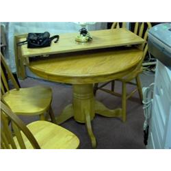 OAK ROUND TABLE