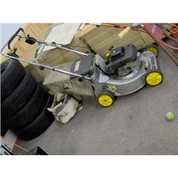 JOHN DEER SELF-PROPELLED LAWNMOWER 4.5HP