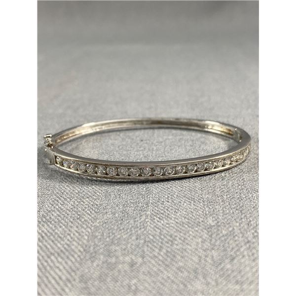 925 Sterling Silver w/ Stones Hinged Bangle, Oval Shape, One Safety Clasp