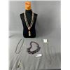 Image 1 : Lot of 7 Necklaces + 1 Earring