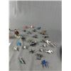 Image 3 : Elastolin Prince Valliant 1955 1st Version , Lot of 26 Vintage Micro Planes Plus Other Vintage Colle