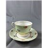 Image 2 : 2 Vintage Fine Bone China Tea Cups & Saucers - Queen Anne "Patt. 8691" & Colclough. Made In England