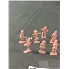 Image 2 : 10 1950's Pink Plastic Figures