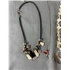 Image 2 : Group Lot of 8 Necklaces