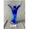 Image 1 : Vintage Approx. 8" H Hand Blown Blue & White Wave Design Vase