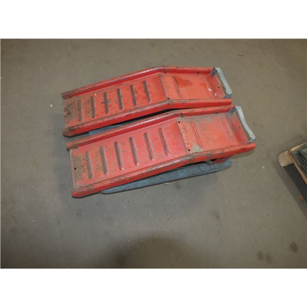 2 Metal Car Ramps