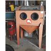 Image 1 : Central Pneumatic Sandblaster & Cabinet