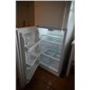 Image 2 : Frigidaire Refrigerator Freezer