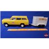 Image 3 : TONKA Jeep Wagoneer & Single Horse Trailer "Tonka Stables" (Total Measures : 3-3/4"H x 3-1/2'W x 15-