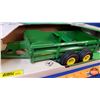 Image 3 : John Deere Hydra Push Spreader (c/w Orig Box) (Scale 1:16) (Ertl) (Box Measures: 4-1/2"H x 7-1/4"W x