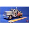 Image 1 : PETERBILT Heavy Tow Truck "AMERICAN TOWING" (Scale 1:32) (SEE PICS!)