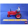 Image 2 : Farmall H with Farmer "50th Anniversary Edition" (ERTL) (Scale 1:16) (SEE PICS!)