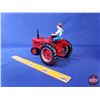 Image 3 : Farmall H with Farmer "50th Anniversary Edition" (ERTL) (Scale 1:16) (SEE PICS!)